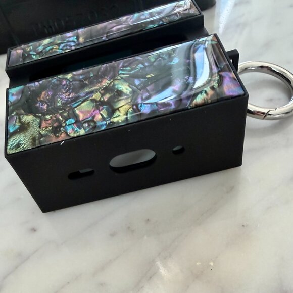 🌈 FLAUNT Square AirPods Pro Case - 1st and 2nd Generation Abalone Shell - Picture 7 of 11